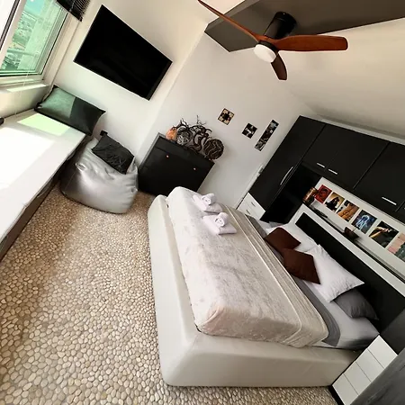 Rijeka Fiorino Apartment